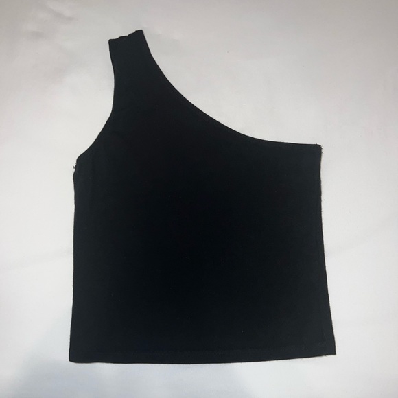 Brandy Melville Tops Nwot Brandy Melville Blythe Tank Poshmark